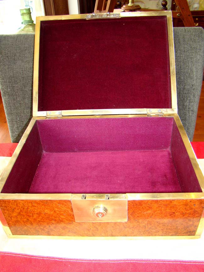 An English 'campaign' style burled walnut gentleman's travelling box circa 1820 — image 2